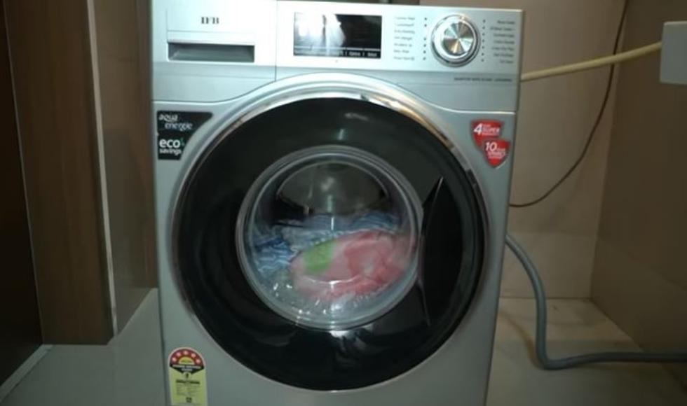 IFB 8kg Fully-Automatic Front Loading Washing Machine 1
