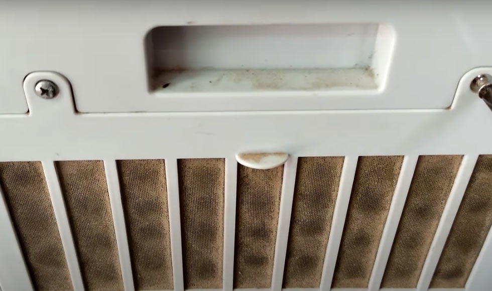 How to clean air cooler dust filters