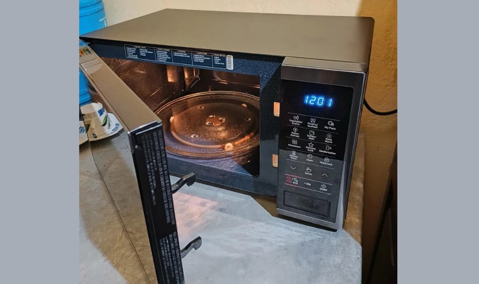 Samsung 23 L Solo Microwave Oven 01