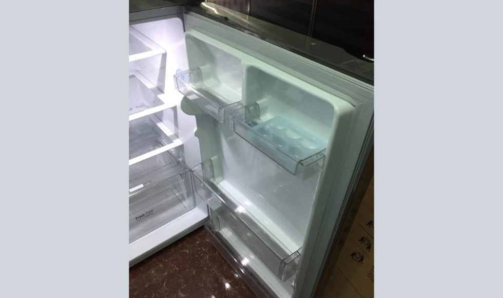 LG 260 L 3-Star Frost Free Double Door Refrigerator 02
