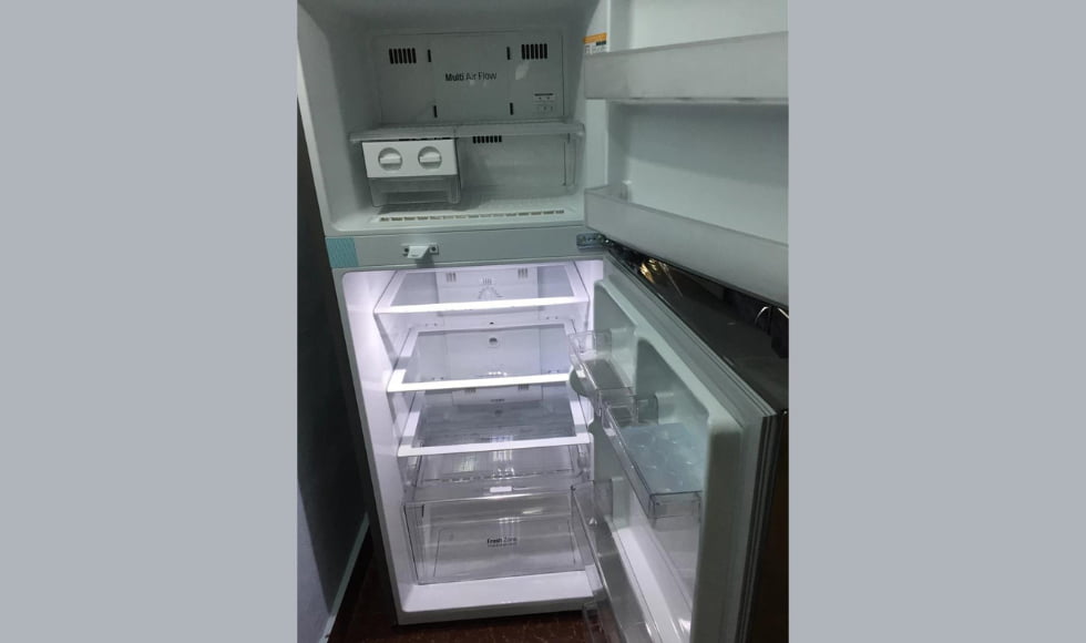 LG 260 L 3-Star Frost Free Double Door Refrigerator 03