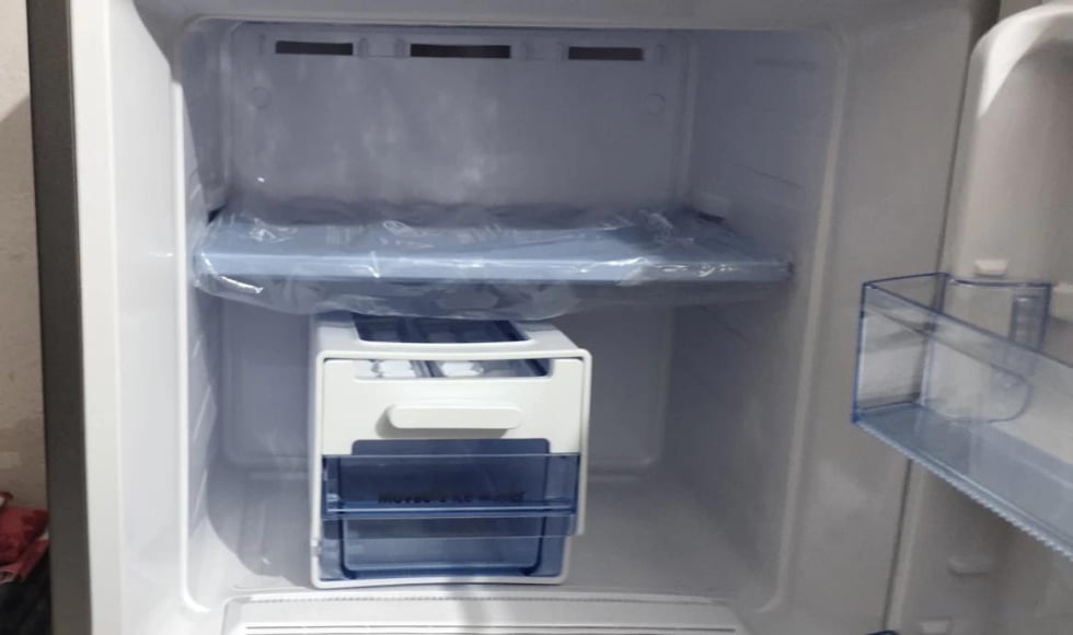 Samsung 253 L 3 Star Inverter Double Door Refrigerator 04